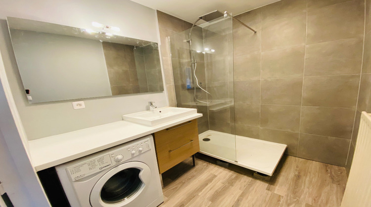 Ma-Cabane - Location Appartement LYON 8, 63 m²