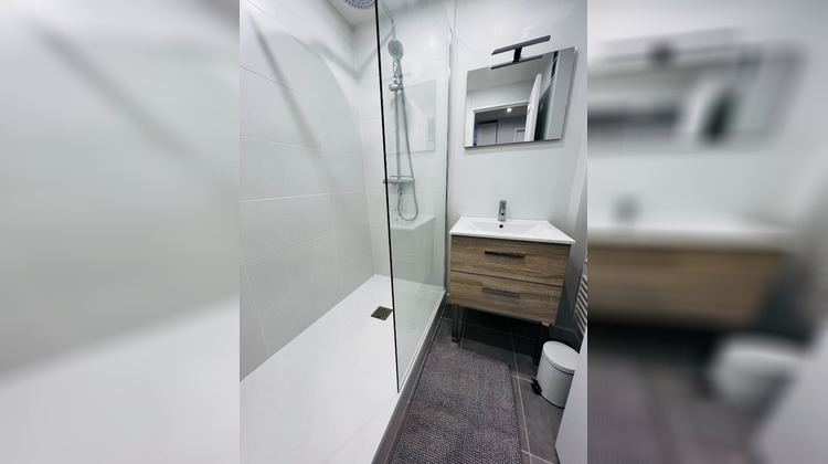 Ma-Cabane - Location Appartement LYON 8, 67 m²