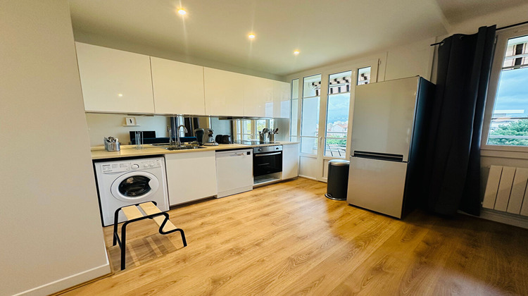 Ma-Cabane - Location Appartement LYON 8, 81 m²