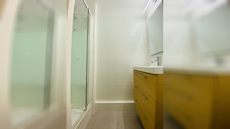 Ma-Cabane - Location Appartement LYON 8, 66 m²