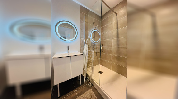 Ma-Cabane - Location Appartement LYON 8, 93 m²