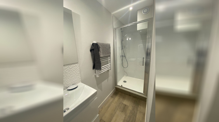 Ma-Cabane - Location Appartement LYON 8, 79 m²