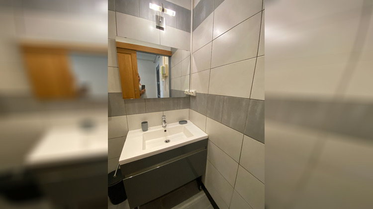 Ma-Cabane - Location Appartement LYON 8, 61 m²