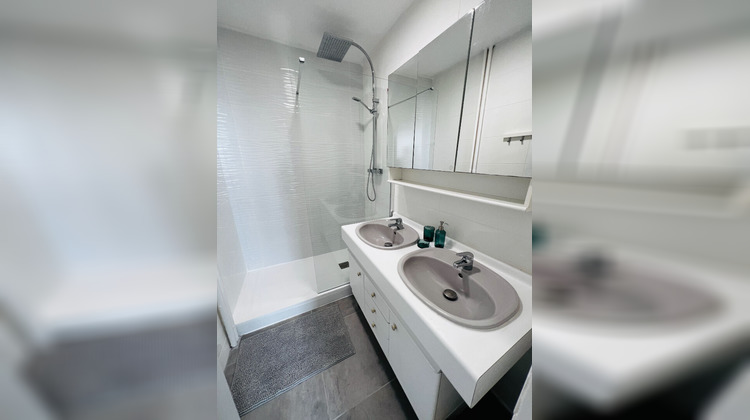 Ma-Cabane - Location Appartement LYON 8, 111 m²