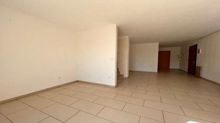 Ma-Cabane - Location Appartement MACHEREN, 100 m²