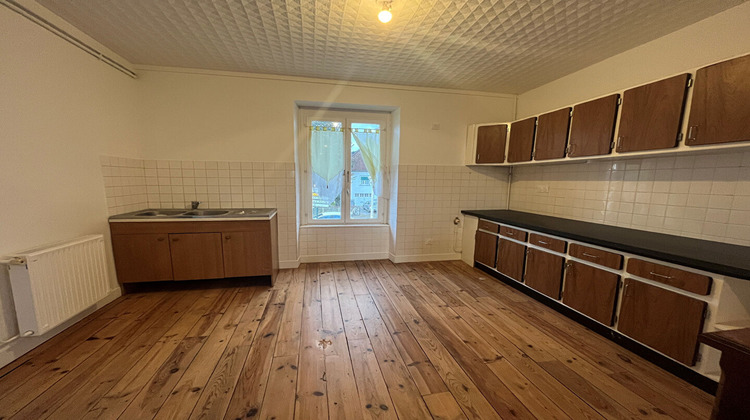 Ma-Cabane - Location Appartement MAGNAC-BOURG, 92 m²