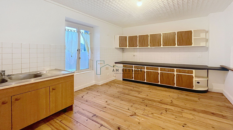 Ma-Cabane - Location Appartement MAGNAC-BOURG, 92 m²