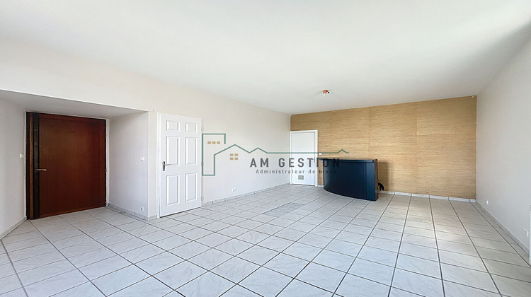 Ma-Cabane - Location Appartement MAGNAC-BOURG, 90 m²