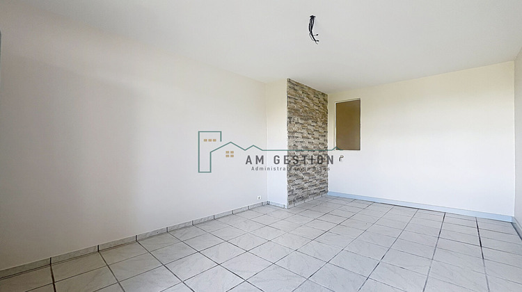 Ma-Cabane - Location Appartement MAGNAC-BOURG, 90 m²