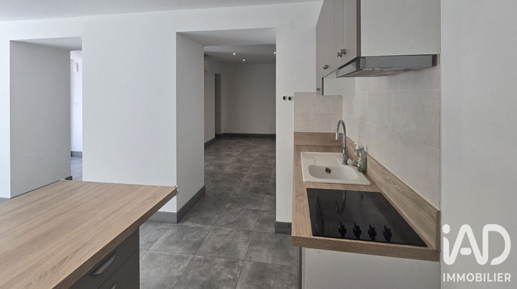 Ma-Cabane - Location Appartement Maillane, 127 m²