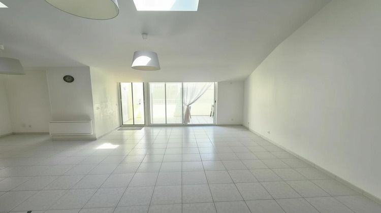 Ma-Cabane - Location Appartement MALLEMORT, 70 m²