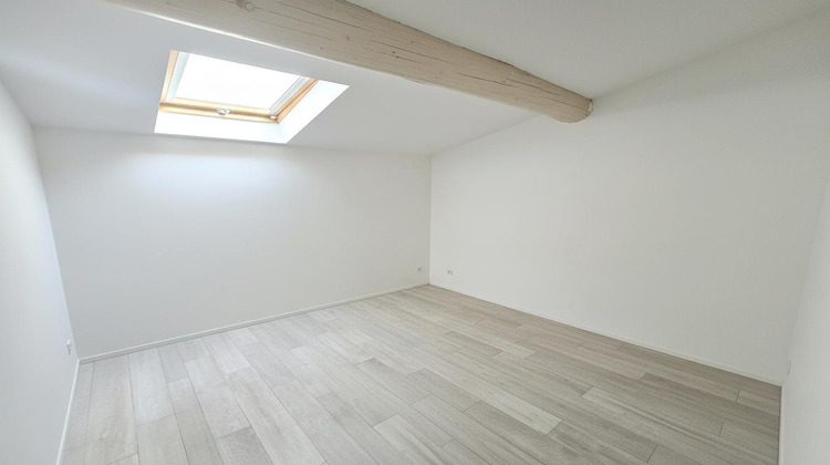Ma-Cabane - Location Appartement MALLEMORT, 70 m²