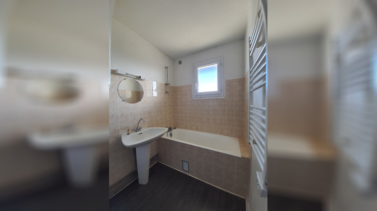 Ma-Cabane - Location Appartement MARCILLAT-EN-COMBRAILLE, 60 m²