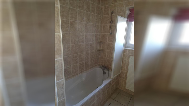 Ma-Cabane - Location Appartement MARCLOPT, 100 m²