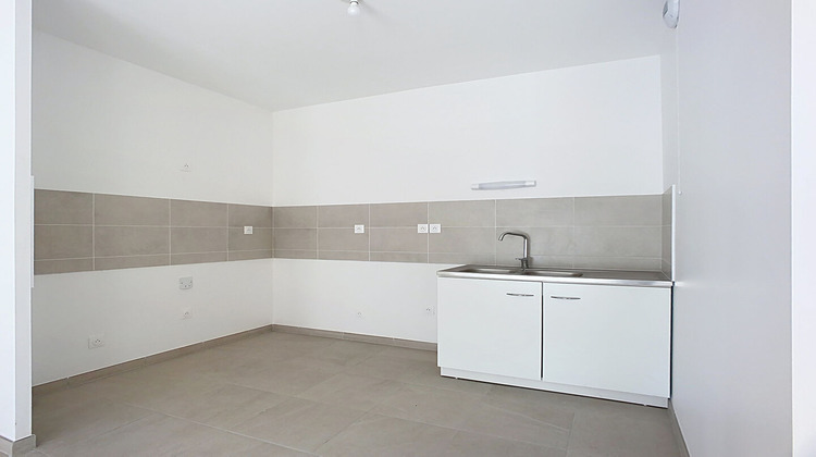 Ma-Cabane - Location Appartement MARSEILLE 15, 73 m²