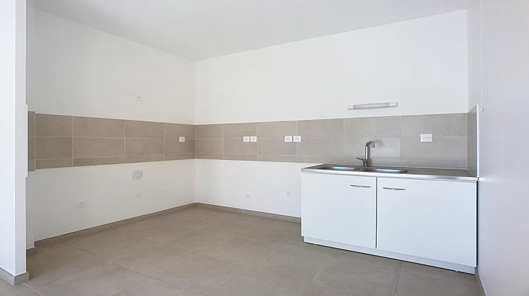 Ma-Cabane - Location Appartement MARSEILLE 15, 73 m²