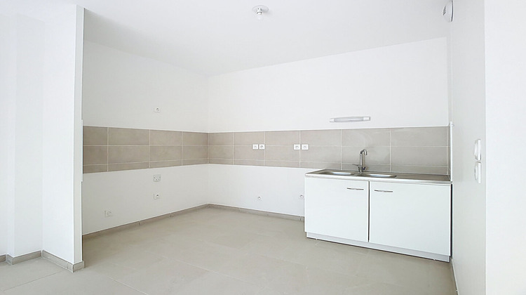 Ma-Cabane - Location Appartement MARSEILLE 15, 73 m²