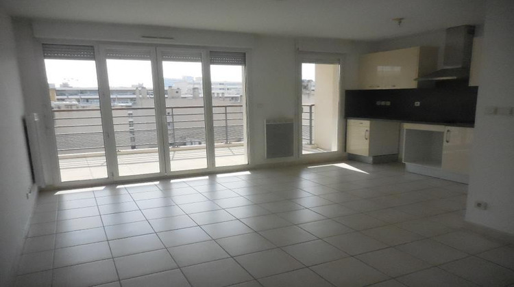 Ma-Cabane - Location Appartement MARSEILLE 4, 60 m²
