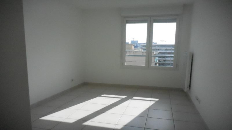 Ma-Cabane - Location Appartement MARSEILLE 4, 60 m²