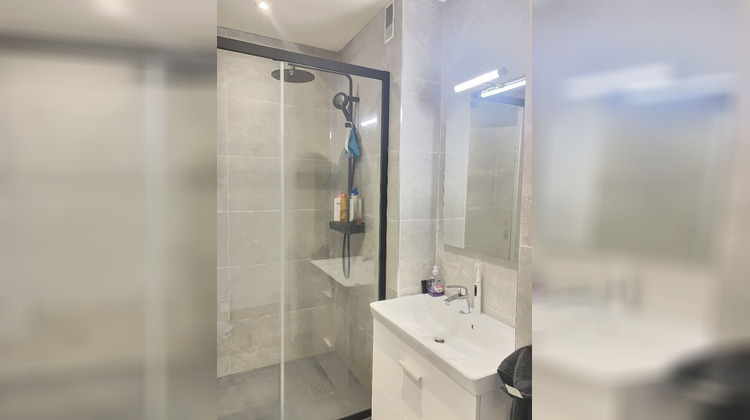 Ma-Cabane - Location Appartement MARSEILLE 5, 60 m²