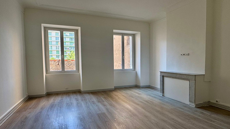 Ma-Cabane - Location Appartement MARSEILLE 7, 67 m²