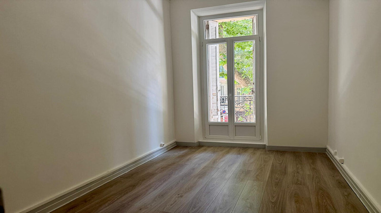 Ma-Cabane - Location Appartement MARSEILLE 7, 67 m²