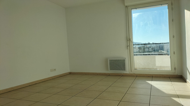 Ma-Cabane - Location Appartement MARSEILLE 8, 46 m²