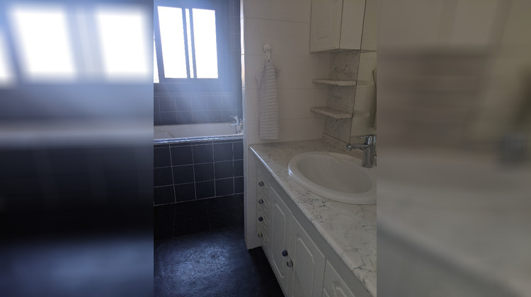 Ma-Cabane - Location Appartement MARSEILLE 8, 120 m²