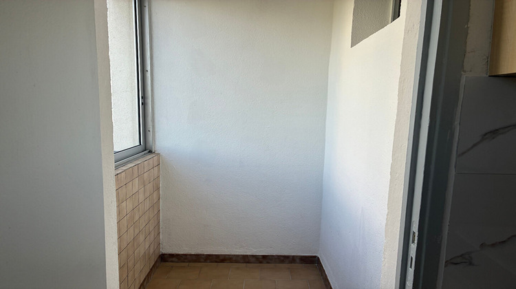 Ma-Cabane - Location Appartement MARSEILLE 9, 65 m²