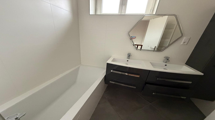 Ma-Cabane - Location Appartement MAULE, 62 m²