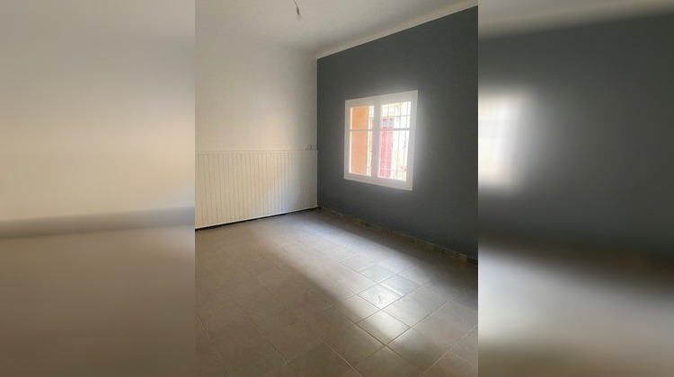 Ma-Cabane - Location Appartement MILHAUD, 37 m²