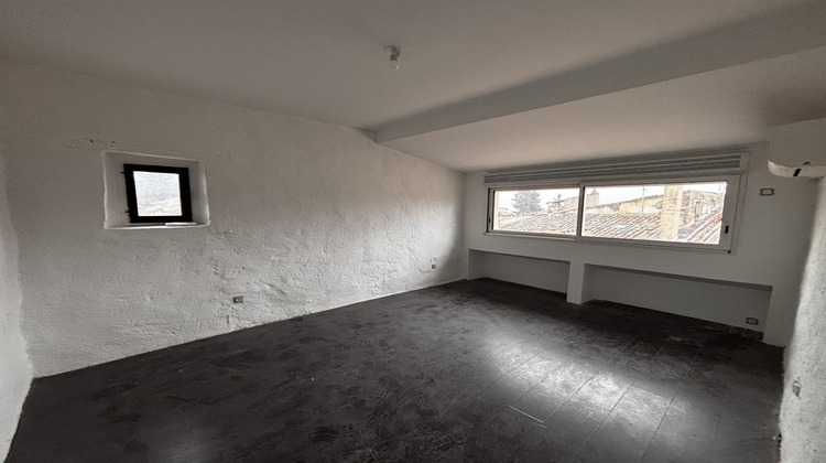 Ma-Cabane - Location Appartement Mirabeau, 80 m²