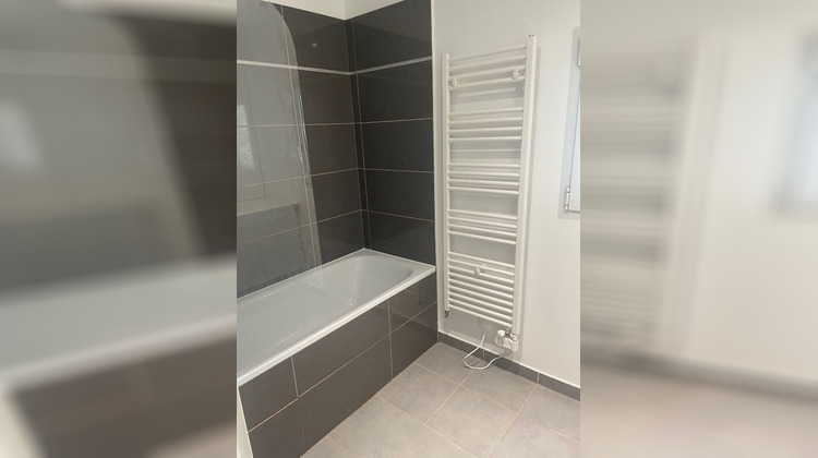 Ma-Cabane - Location Appartement MIRAMAS, 112 m²