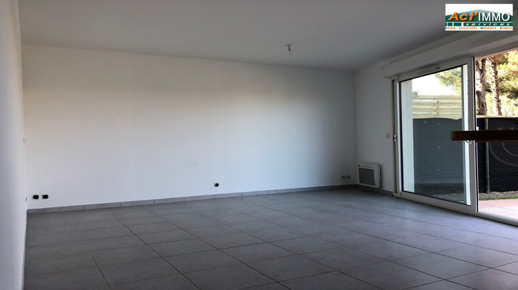 Ma-Cabane - Location Appartement MIRAMAS, 60 m²