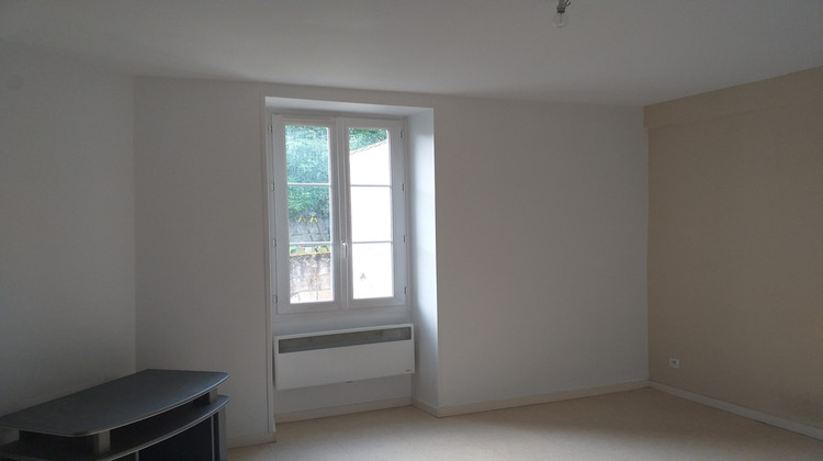 Ma-Cabane - Location Appartement Mirambeau, 34 m²