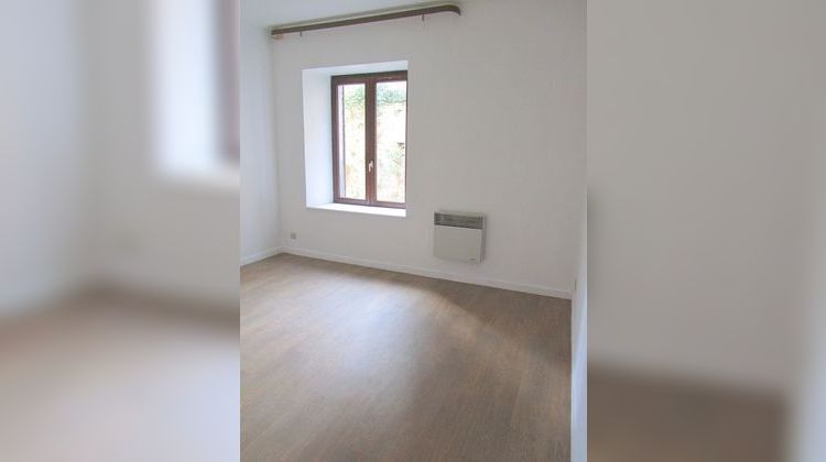 Ma-Cabane - Location Appartement Mirecourt, 40 m²