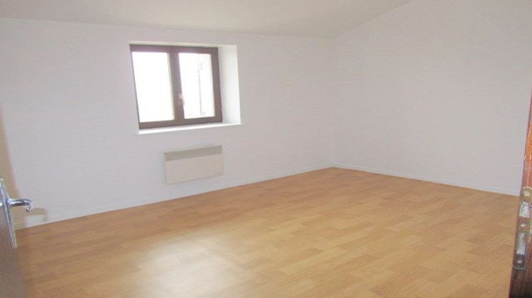 Ma-Cabane - Location Appartement Mirecourt, 66 m²