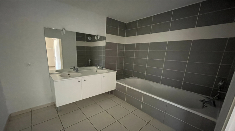 Ma-Cabane - Location Appartement MIRIBEL, 86 m²
