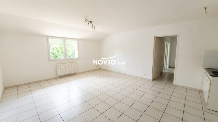 Ma-Cabane - Location Appartement Montamisé, 65 m²