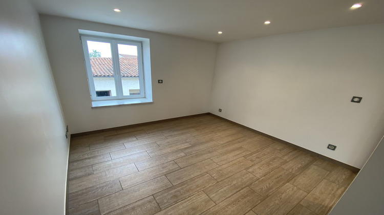 Ma-Cabane - Location Appartement MONTBRISON, 40 m²