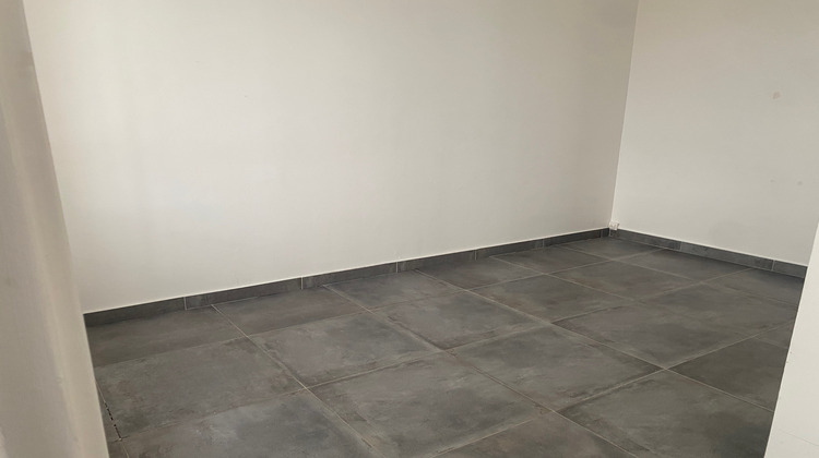 Ma-Cabane - Location Appartement Montélimar, 65 m²