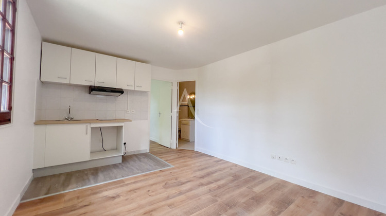 Ma-Cabane - Location Appartement MONTGERON, 27 m²