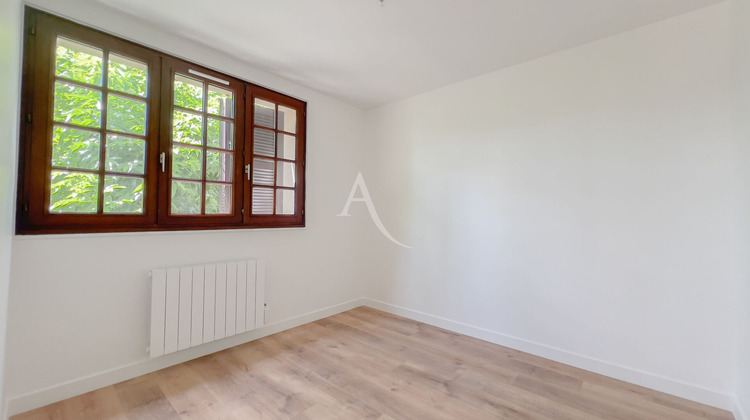 Ma-Cabane - Location Appartement MONTGERON, 27 m²