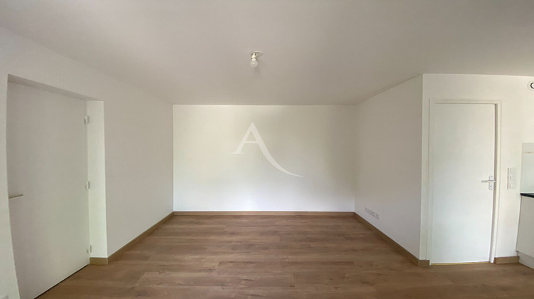 Ma-Cabane - Location Appartement MONTGERON, 17 m²