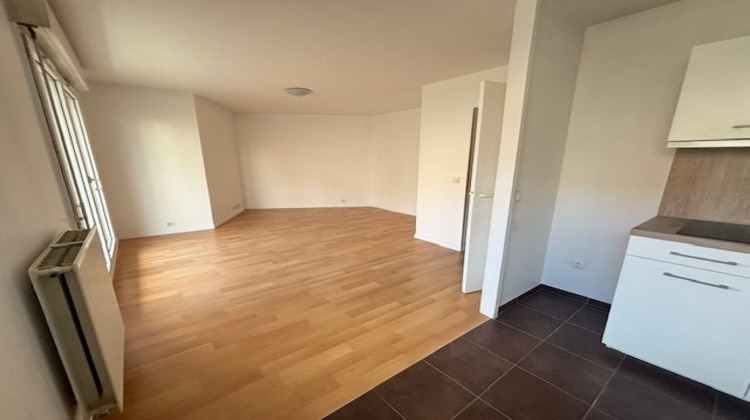 Ma-Cabane - Location Appartement Montigny-le-Bretonneux, 30 m²