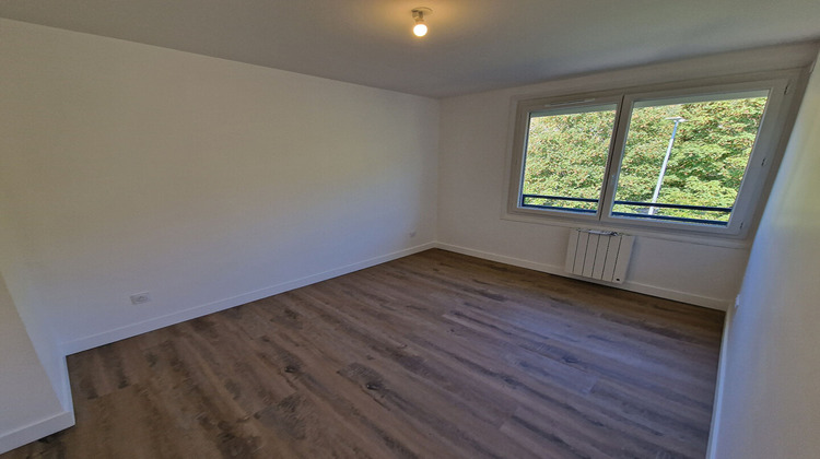 Ma-Cabane - Location Appartement MONTREAL-LA-CLUSE, 54 m²