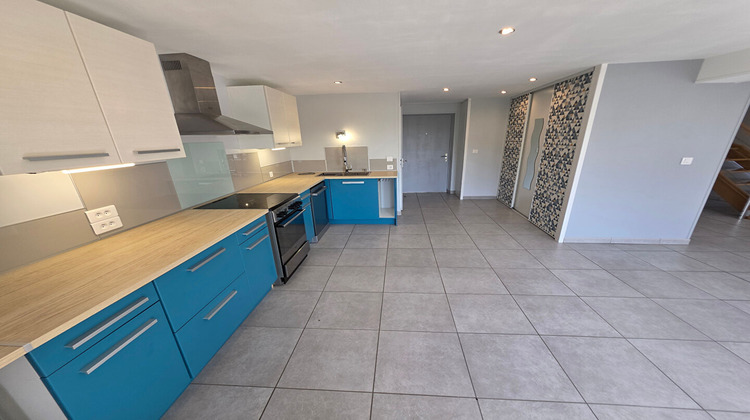 Ma-Cabane - Location Appartement MONTREAL-LA-CLUSE, 73 m²