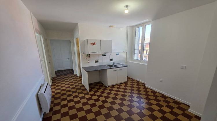 Ma-Cabane - Location Appartement MONTREAL-LA-CLUSE, 65 m²