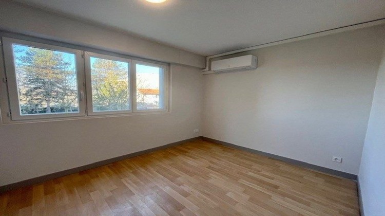 Ma-Cabane - Location Appartement Montrond-les-Bains, 46 m²
