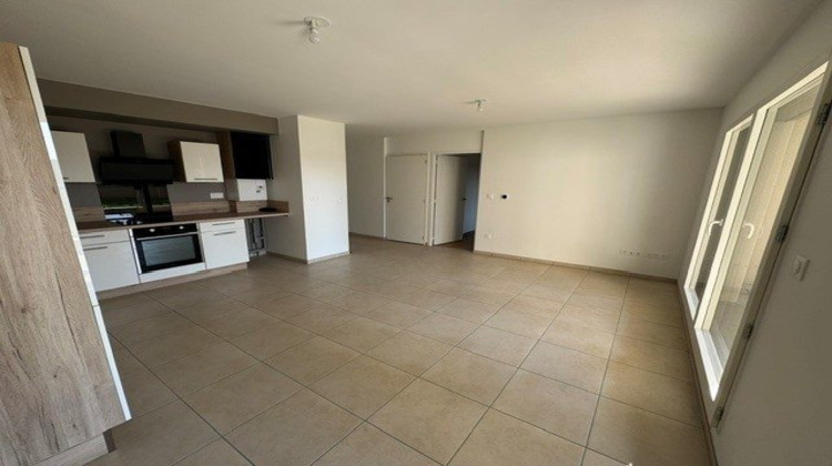 Ma-Cabane - Location Appartement Montrond-les-Bains, 53 m²
